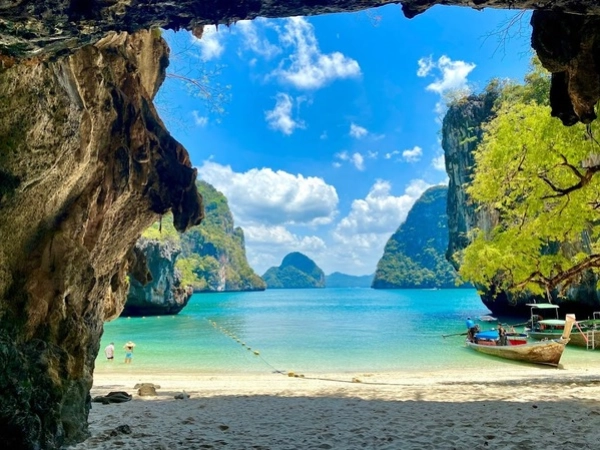 One day tour Hong Islands From Krabi (Speedboat)