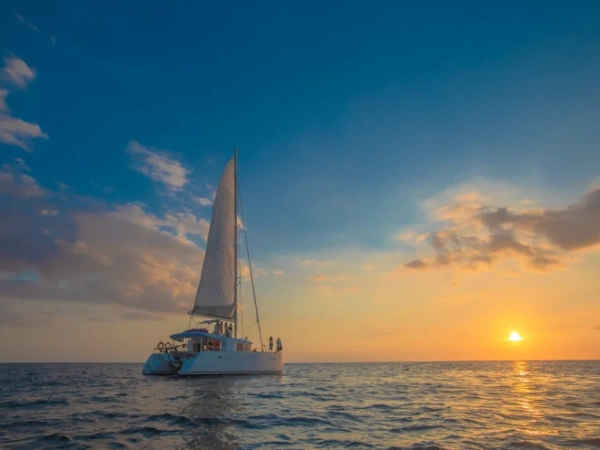 Romantic Sunset Yacht Cruise Around Koh Lipe 
